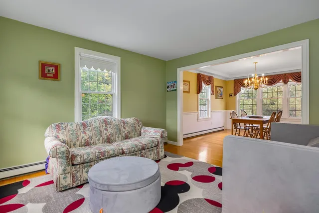 $1,100,000 | 71 Winnicut Road, North Hampton, NH 03862