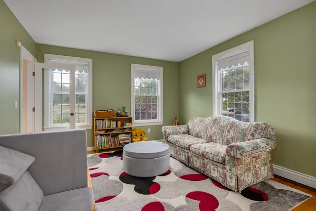 $1,100,000 | 71 Winnicut Road, North Hampton, NH 03862