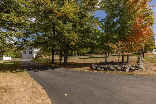 $1,100,000 | 71 Winnicut Road, North Hampton, NH 03862