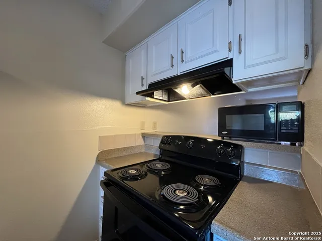 $725 | 3243 Nacogdoches Road, Unit 404, San Antonio, TX 78217