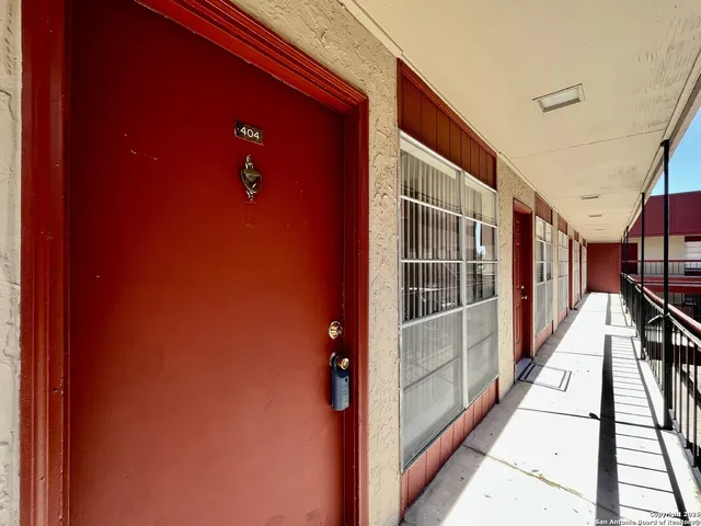 $725 | 3243 Nacogdoches Road, Unit 404, San Antonio, TX 78217