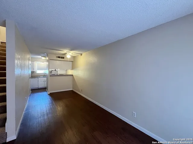 $725 | 3243 Nacogdoches Road, Unit 404, San Antonio, TX 78217