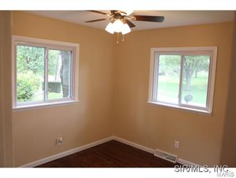 308 Cook Street Troy, IL 62294 - Photo 10 of 24 Gallery Image 10