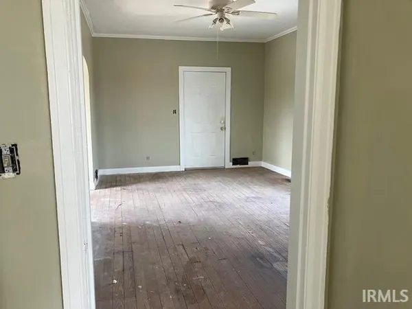 $59,900 | 210 West Main Street, Wheatland, IN 47597