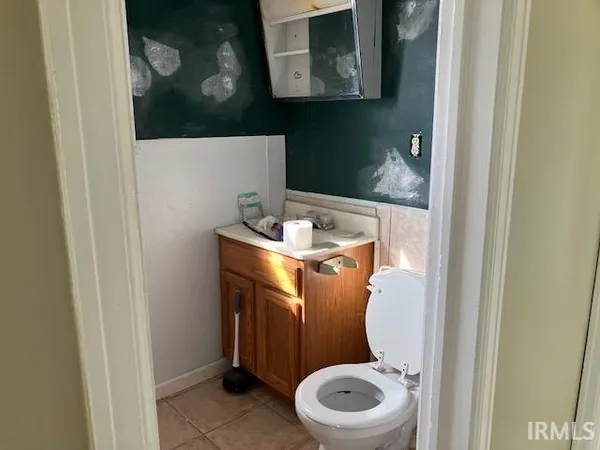 $59,900 | 210 West Main Street, Wheatland, IN 47597
