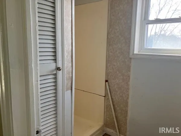 $59,900 | 210 West Main Street, Wheatland, IN 47597