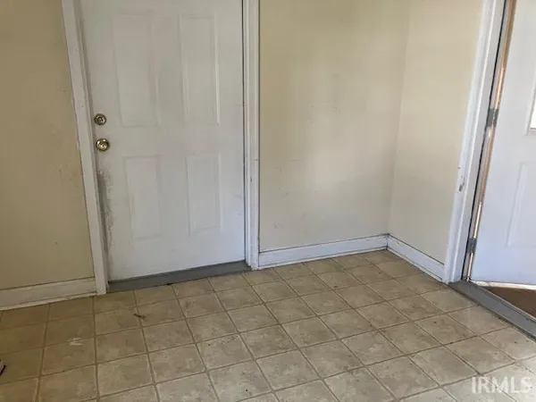 $59,900 | 210 West Main Street, Wheatland, IN 47597