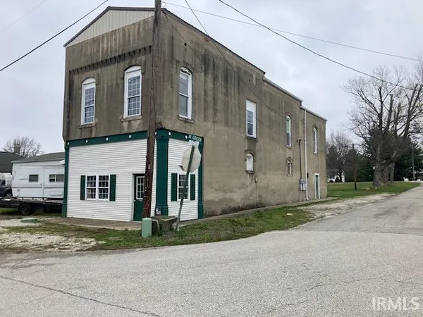$59,900 | 210 West Main Street, Wheatland, IN 47597