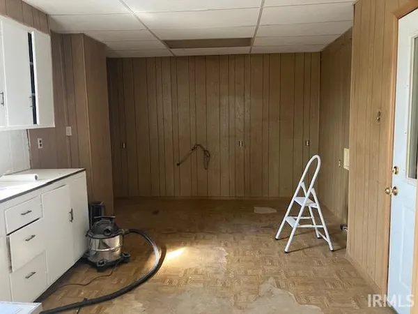 $59,900 | 210 West Main Street, Wheatland, IN 47597