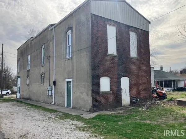 $59,900 | 210 West Main Street, Wheatland, IN 47597
