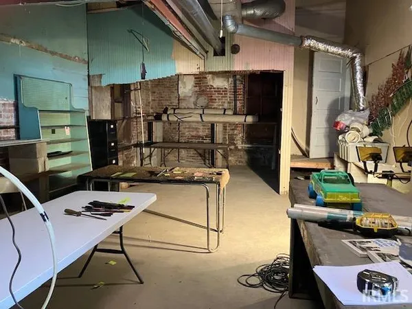 $59,900 | 210 West Main Street, Wheatland, IN 47597