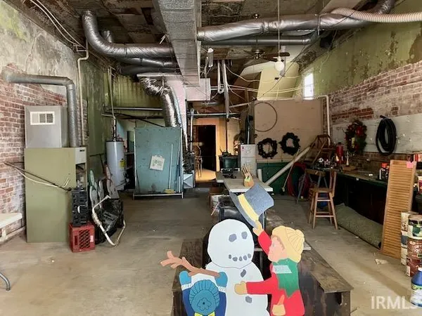 $59,900 | 210 West Main Street, Wheatland, IN 47597