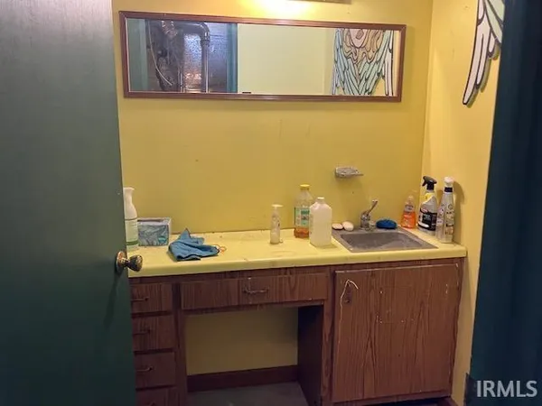 $59,900 | 210 West Main Street, Wheatland, IN 47597