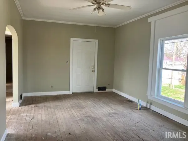 $59,900 | 210 West Main Street, Wheatland, IN 47597