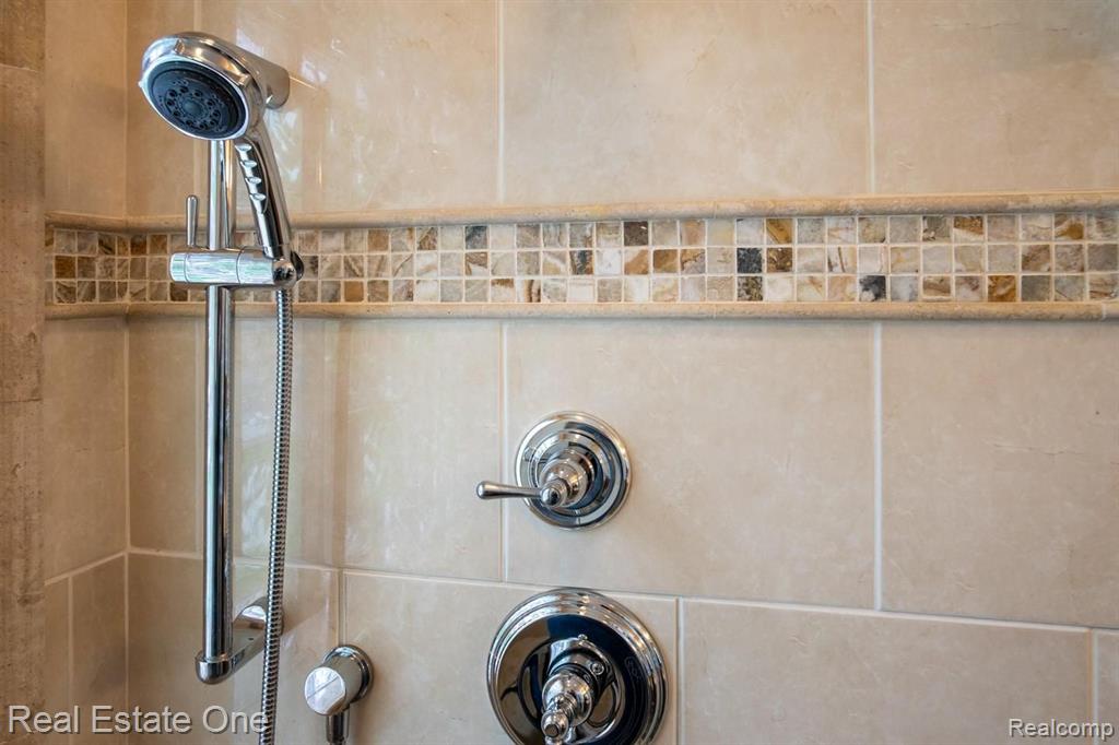 3658 Everett Drive Rochester Hills, MI 48307 - Photo 23 of 43