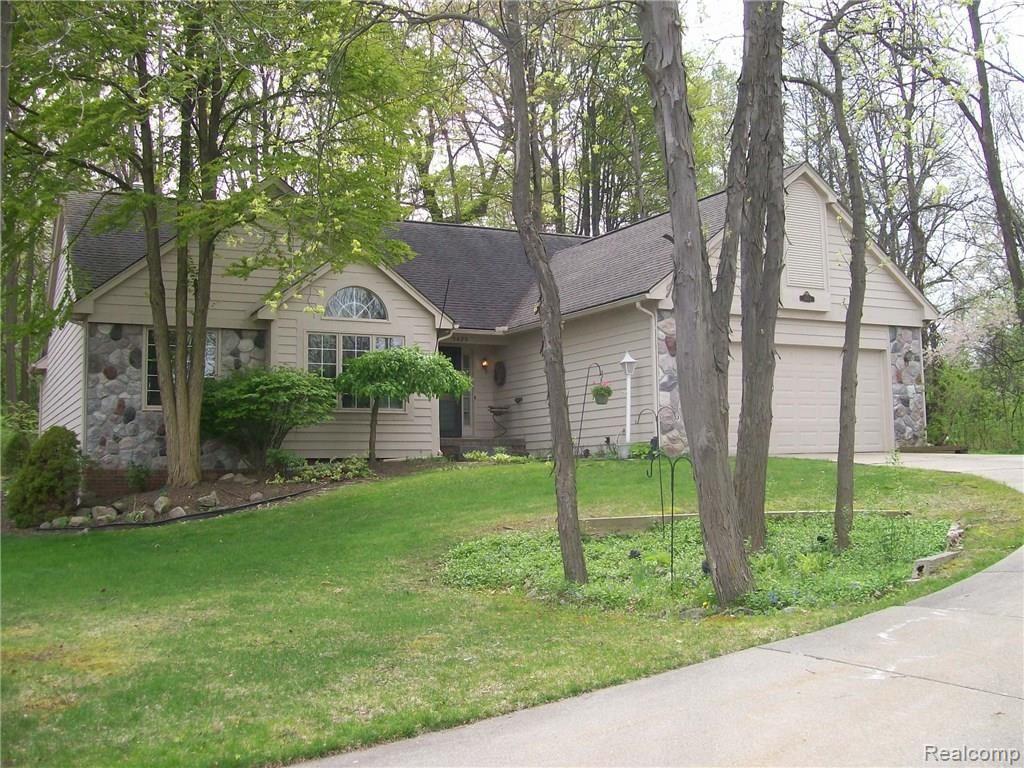 3423 Fairgrove Terrace Rochester, MI 48309 - Photo 26 of 27 Long Drive with Lots of parking