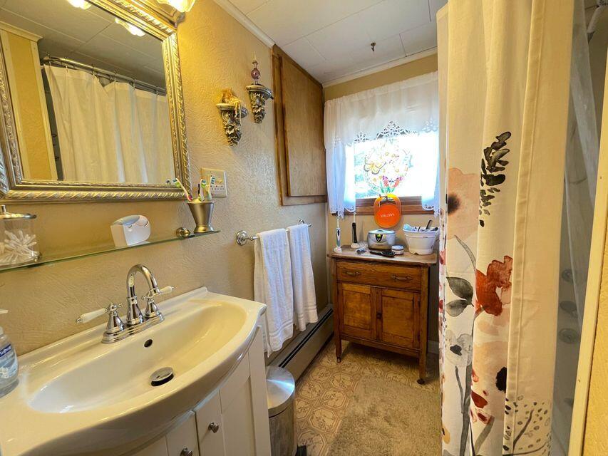 282 South Chester Road Lincoln, ME 04457 - Photo 12 of 25 12