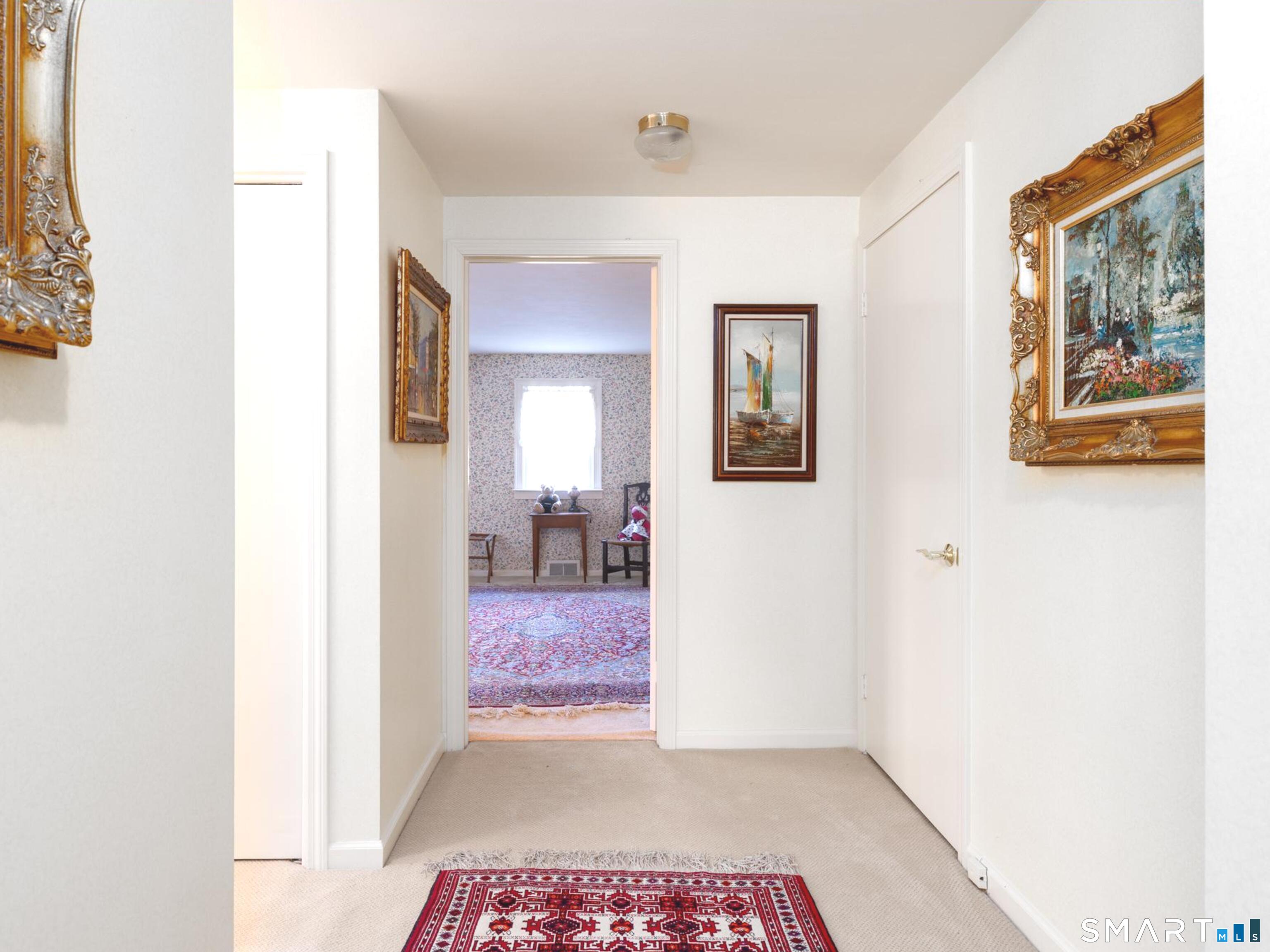 117 Crest Road Middlebury, CT 06762 - Photo 25 of 38 Upper level hallway