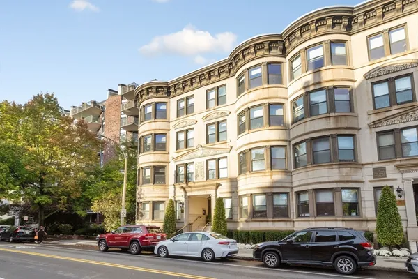 $4,800 | 5 Winchester Street, Unit 401, Brookline, MA 02446