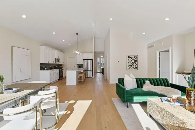 $749,900 | 1907 Brookeview Court, Carver, MN 55315