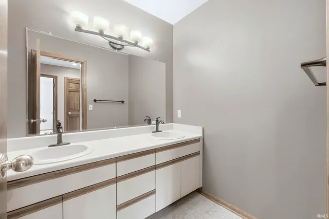 $389,900 | 1130 Bunkerhill Place, Fort Wayne, IN 46825