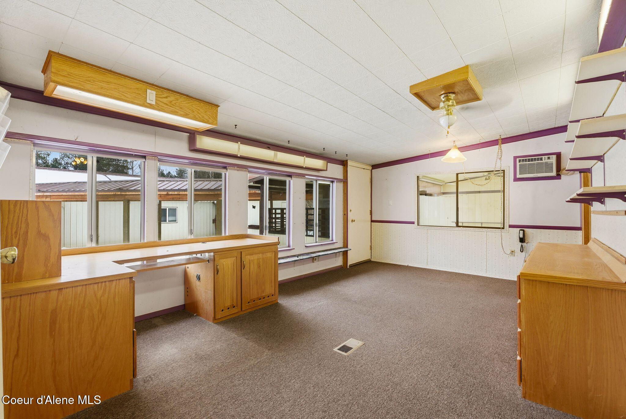 210 Walker Way Sagle, ID 83860 - Photo 19 of 54 Sunroom or family room