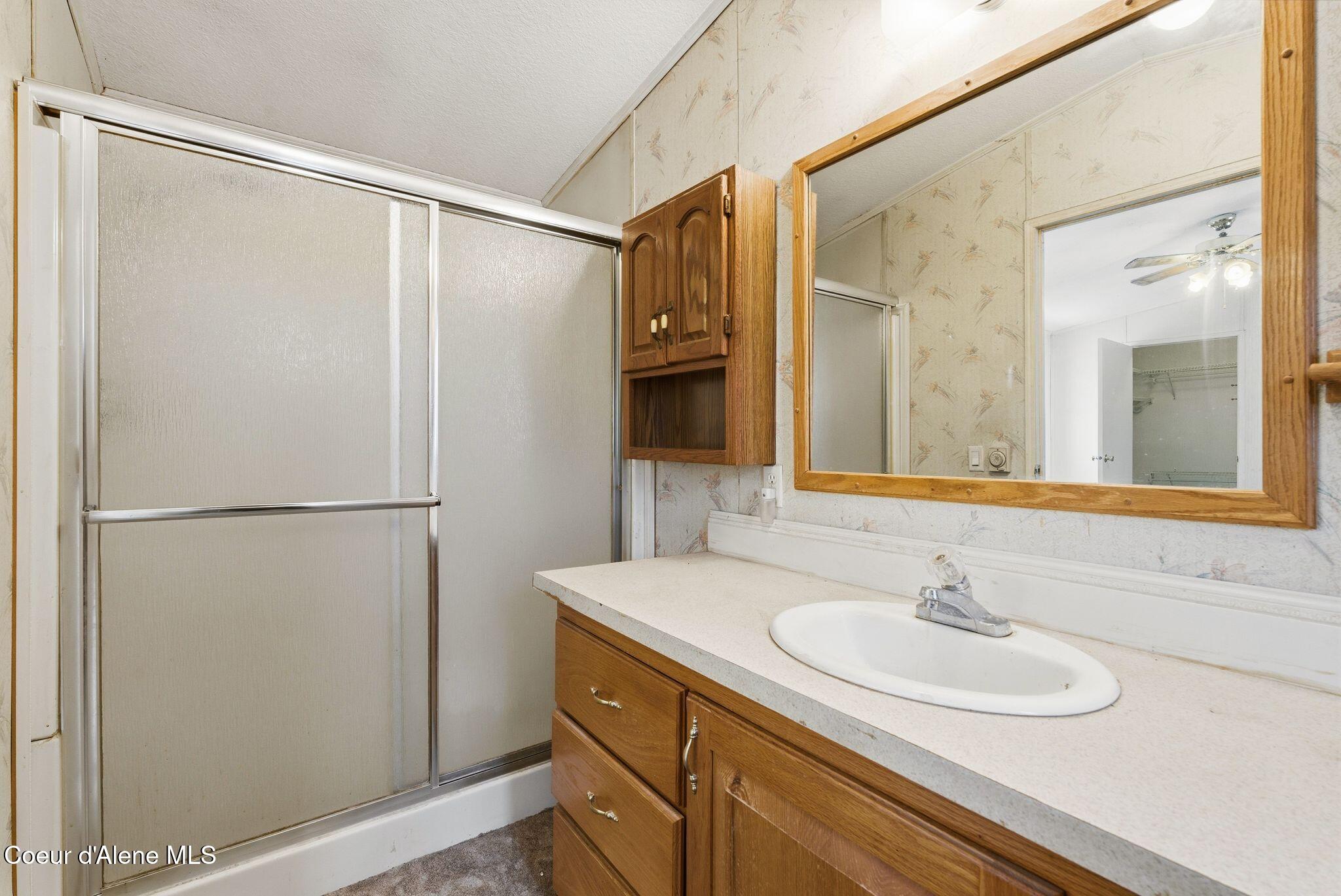 210 Walker Way Sagle, ID 83860 - Photo 25 of 54 Master Bathroom