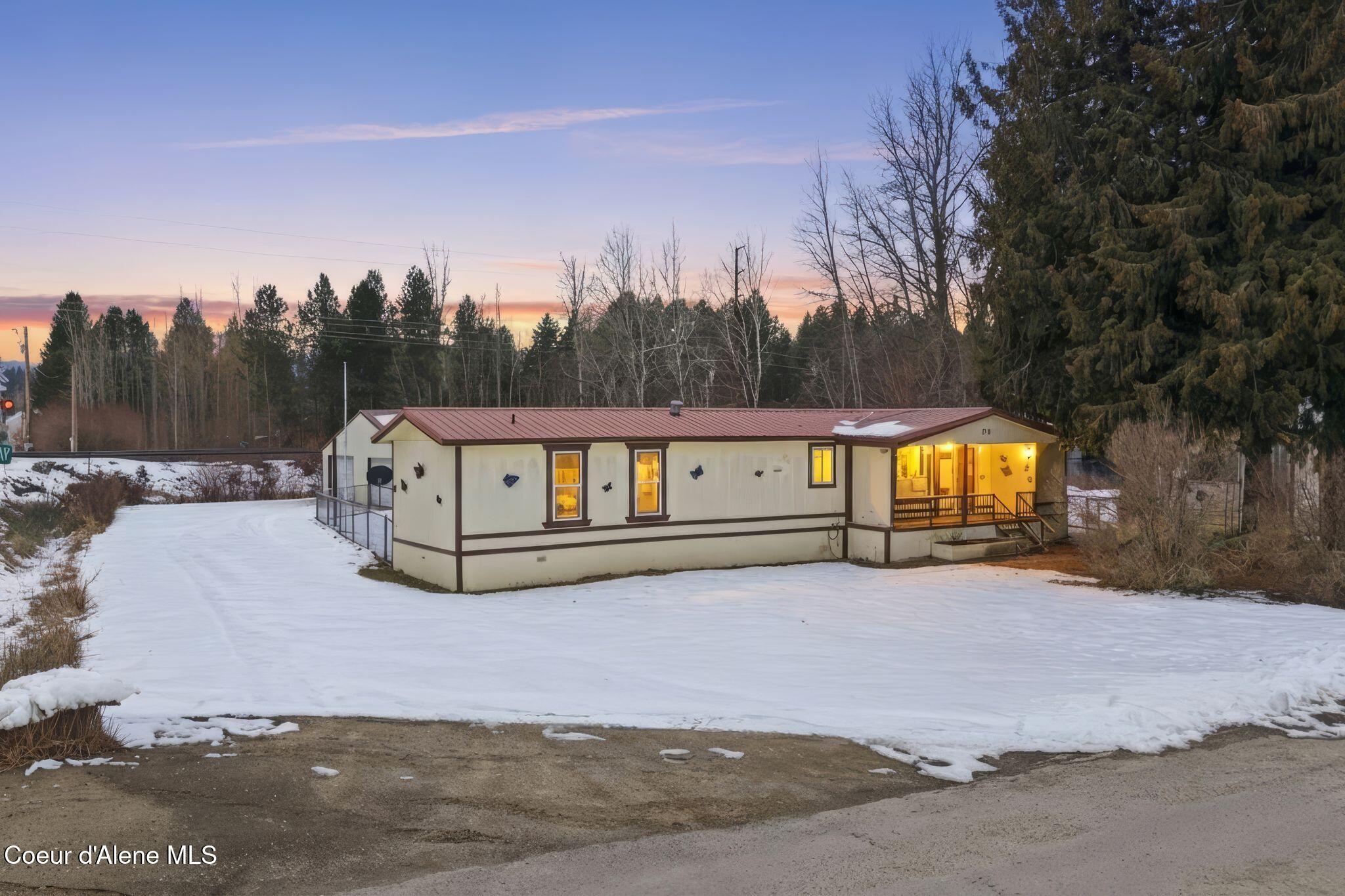 210 Walker Way Sagle, ID 83860 - Photo 3 of 54 Country living