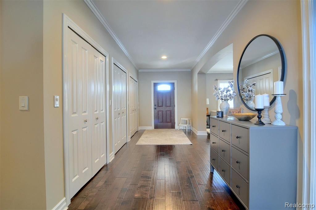 354 Olivewood Court Rochester, MI 48306 - Photo 19 of 77