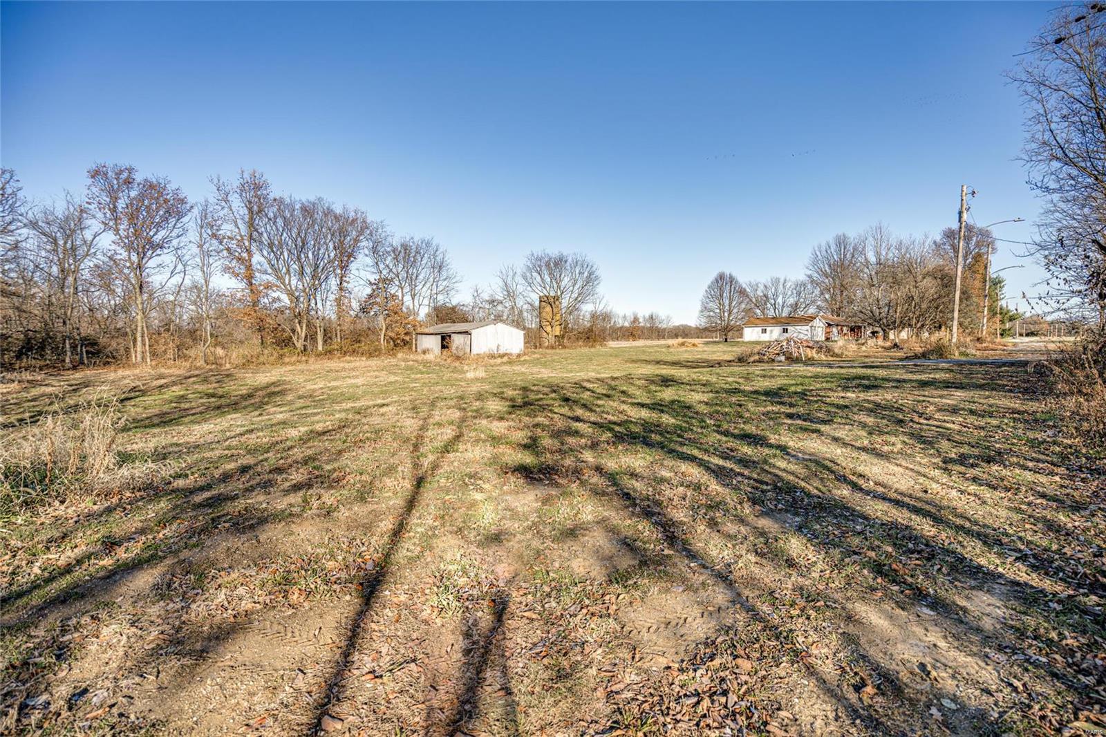 370 Dona Road Eagarville, IL 62033 - Photo 11 of 23 Gallery Image 11