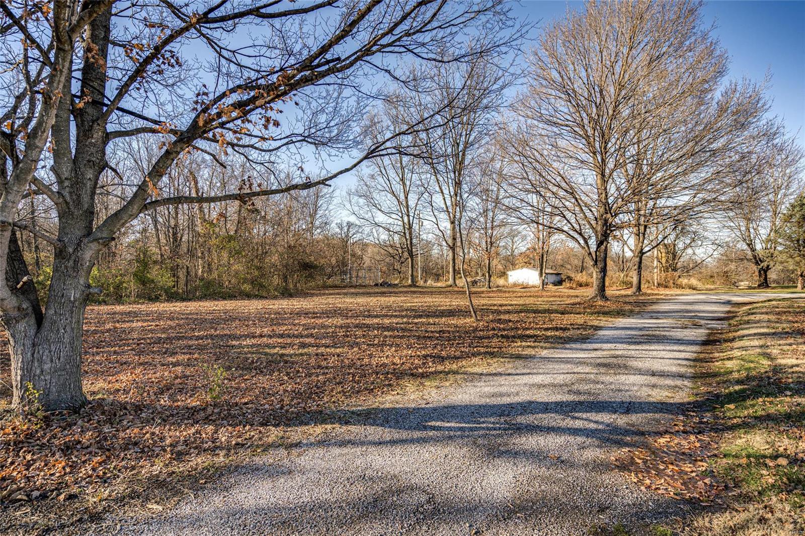 370 Dona Road Eagarville, IL 62033 - Photo 3 of 23 Gallery Image 3