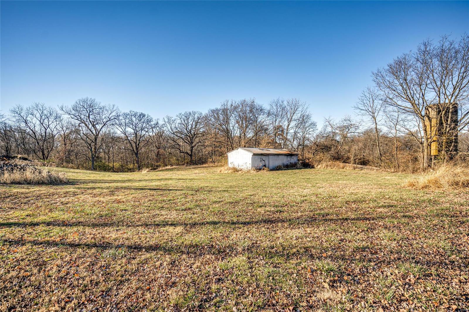 370 Dona Road Eagarville, IL 62033 - Photo 4 of 23 Gallery Image 4