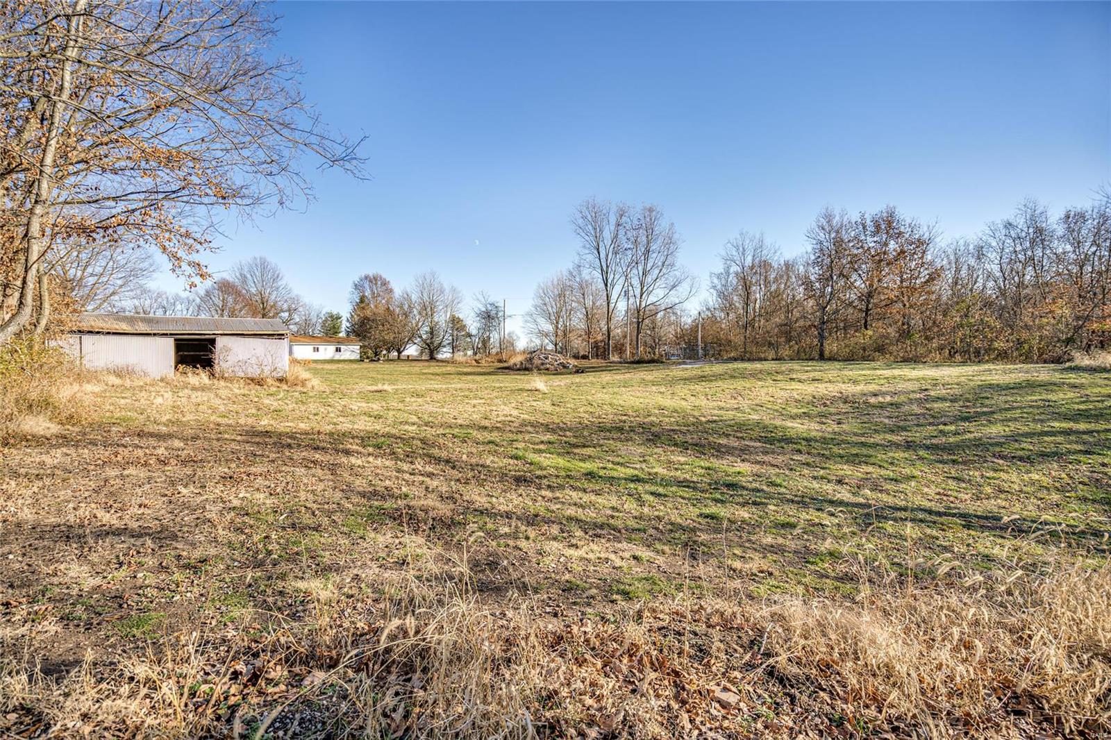 370 Dona Road Eagarville, IL 62033 - Photo 9 of 23 Gallery Image 9