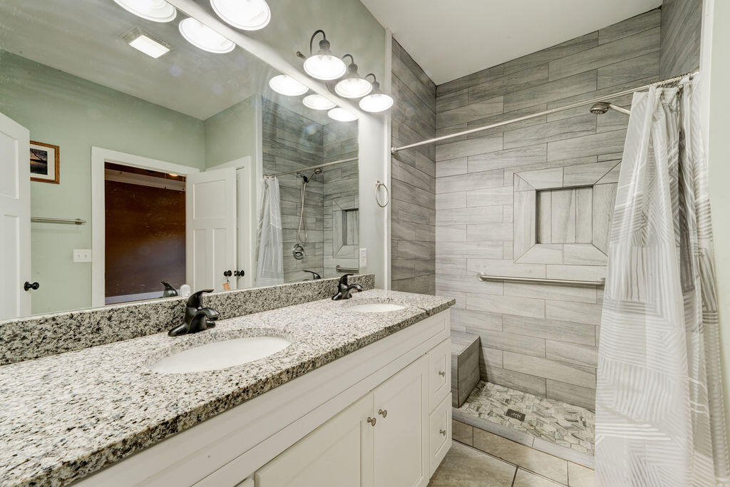 495 Deerfield Road Chickamauga, GA 30707 - Photo 36 of 63 Primary Ensuite
