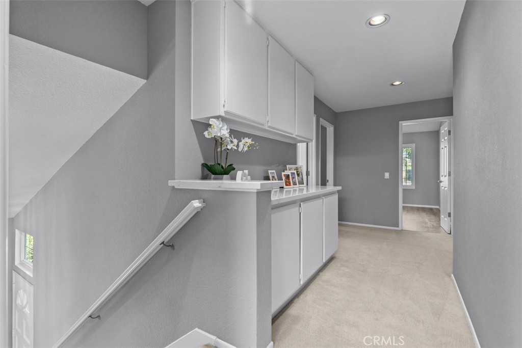 13595 Banyon Road Tustin, CA 92782 - Photo 36 of 48 Landing Area
