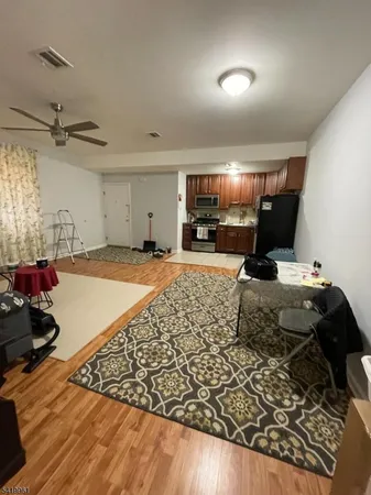 $1,700 | 72 Highland Avenue, Unit 1B, Clifton, NJ 07011