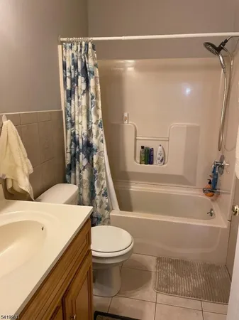 $1,700 | 72 Highland Avenue, Unit 1B, Clifton, NJ 07011