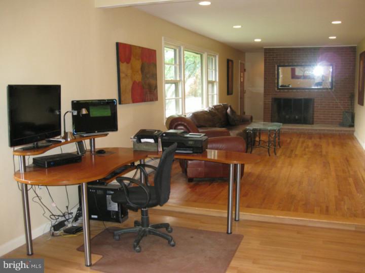 892 Spring City Road Phoenixville, PA 19460 - Photo 4 of 18 Gallery Image 4