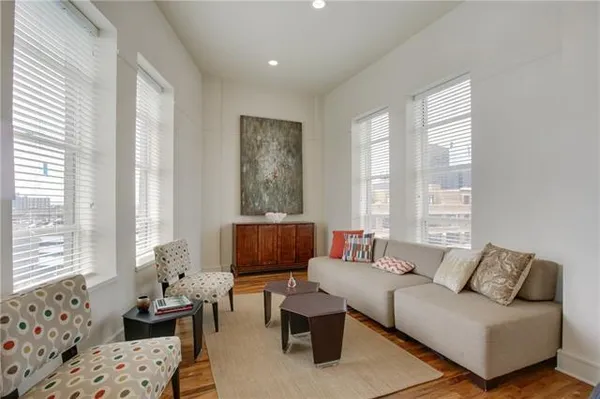 $2,195 | 833 Howard Avenue, Unit 402, New Orleans, LA 70113