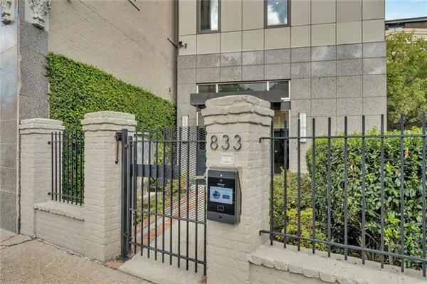 $2,195 | 833 Howard Avenue, Unit 402, New Orleans, LA 70113