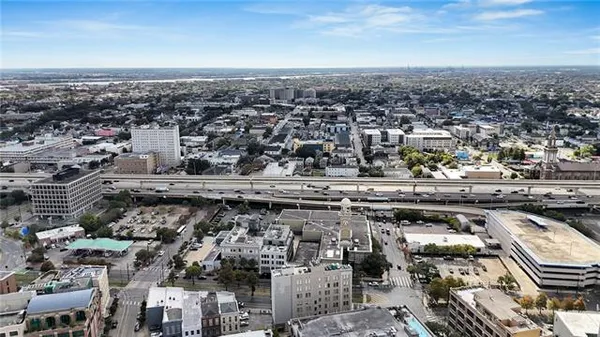 $2,195 | 833 Howard Avenue, Unit 402, New Orleans, LA 70113