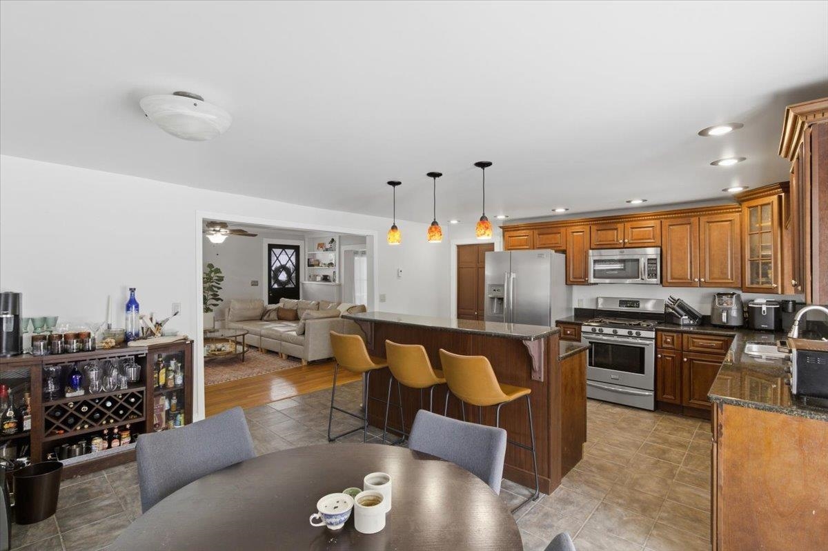 308 Elm Street Bennington, VT 05201 - Photo 5 of 33