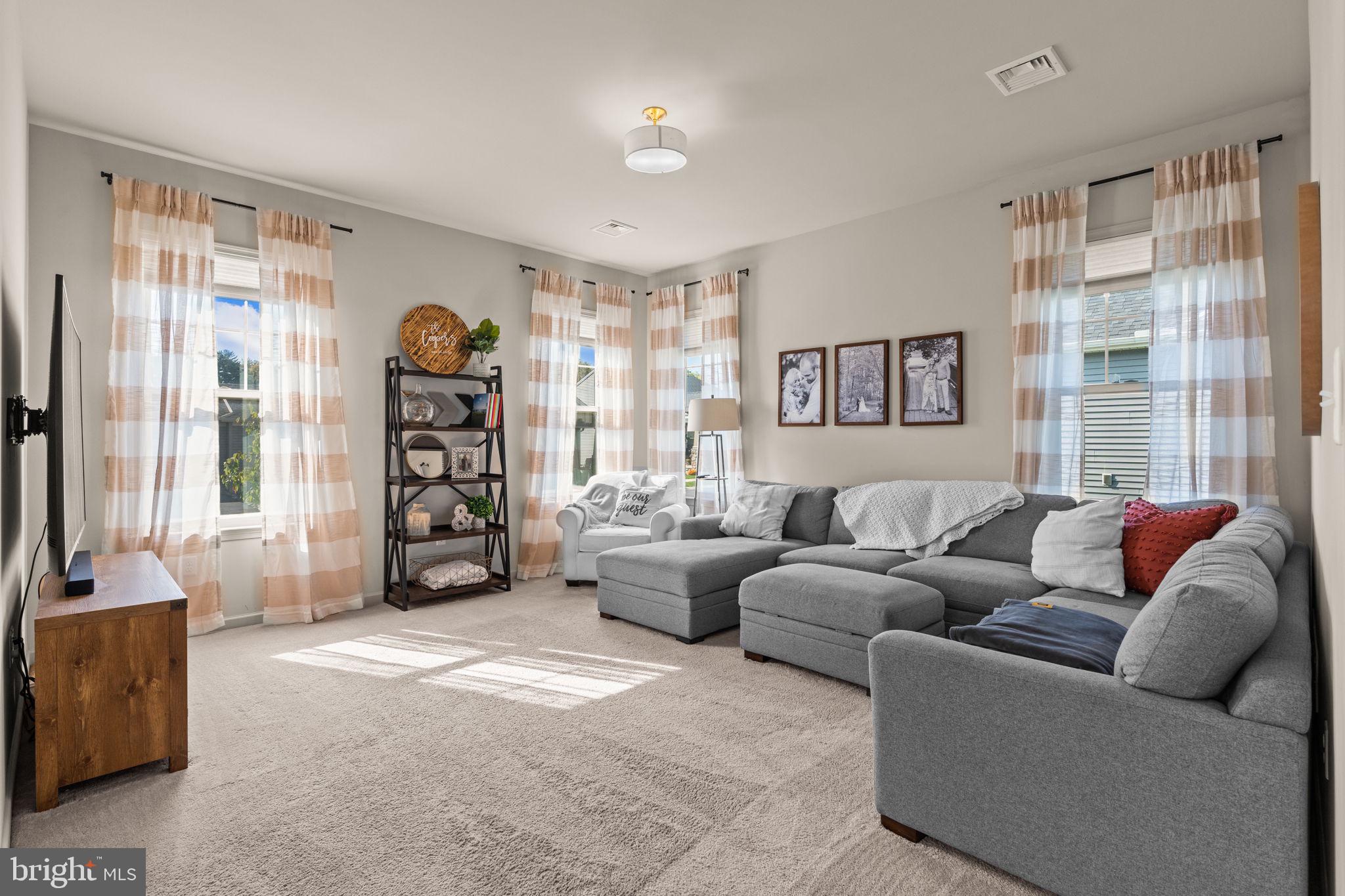 6059 Station Cir Road Harrisburg, PA 17111 - Photo 5 of 26