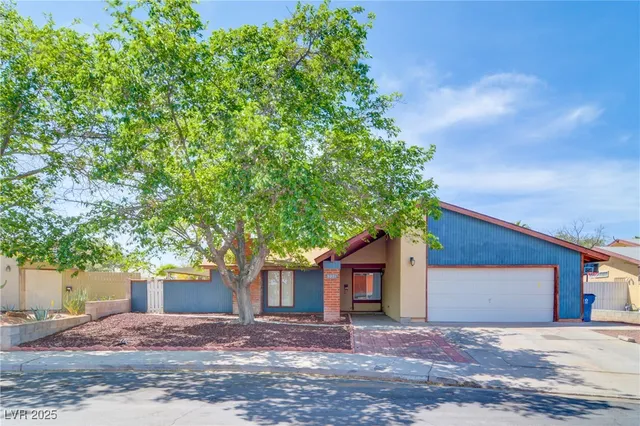 $2,200 | 5221 Percheron Street, Las Vegas, NV 89119