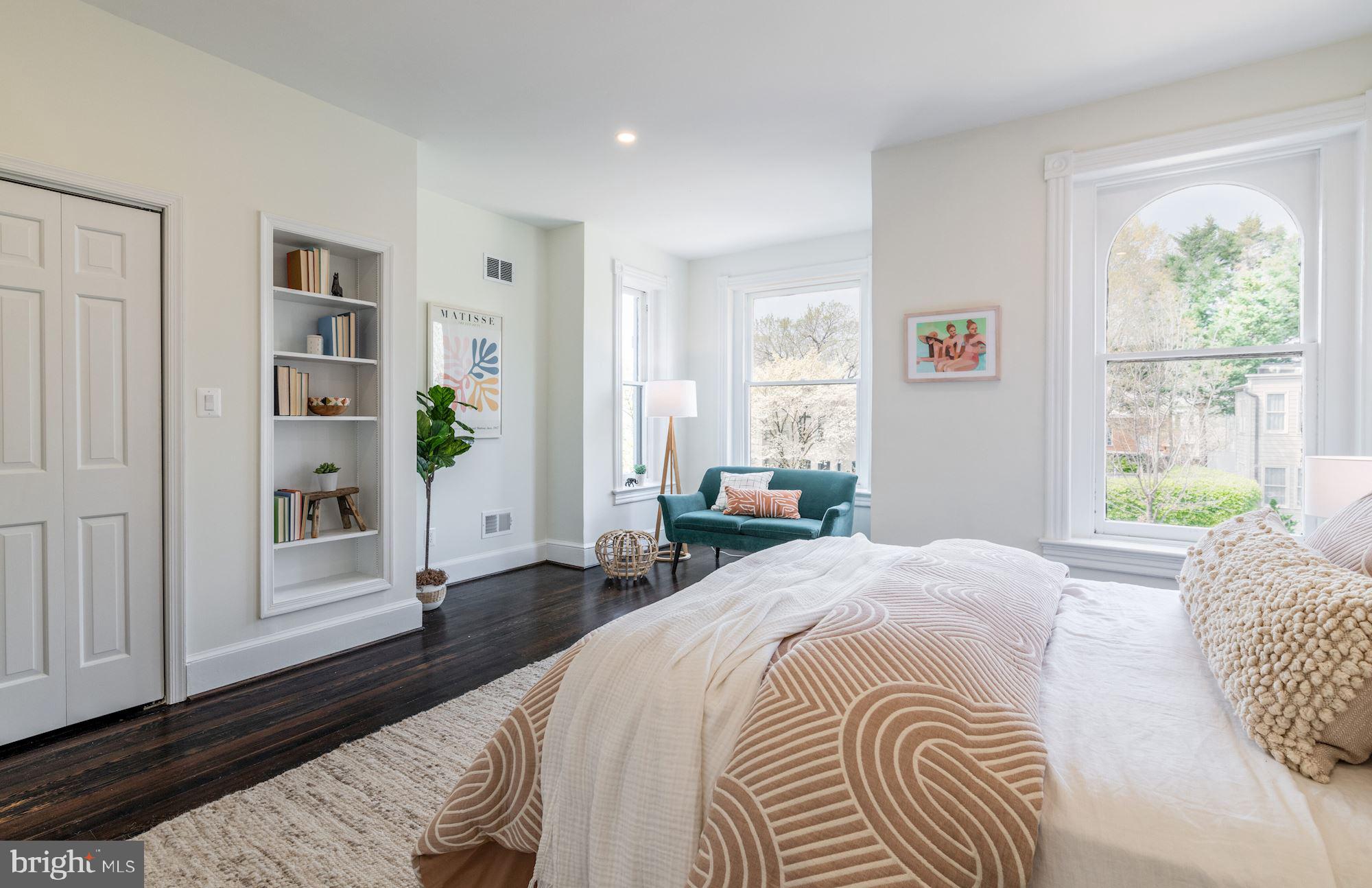 320 12th Street Southeast Washington, DC 20003 - Photo 12 of 20 Owner's suite