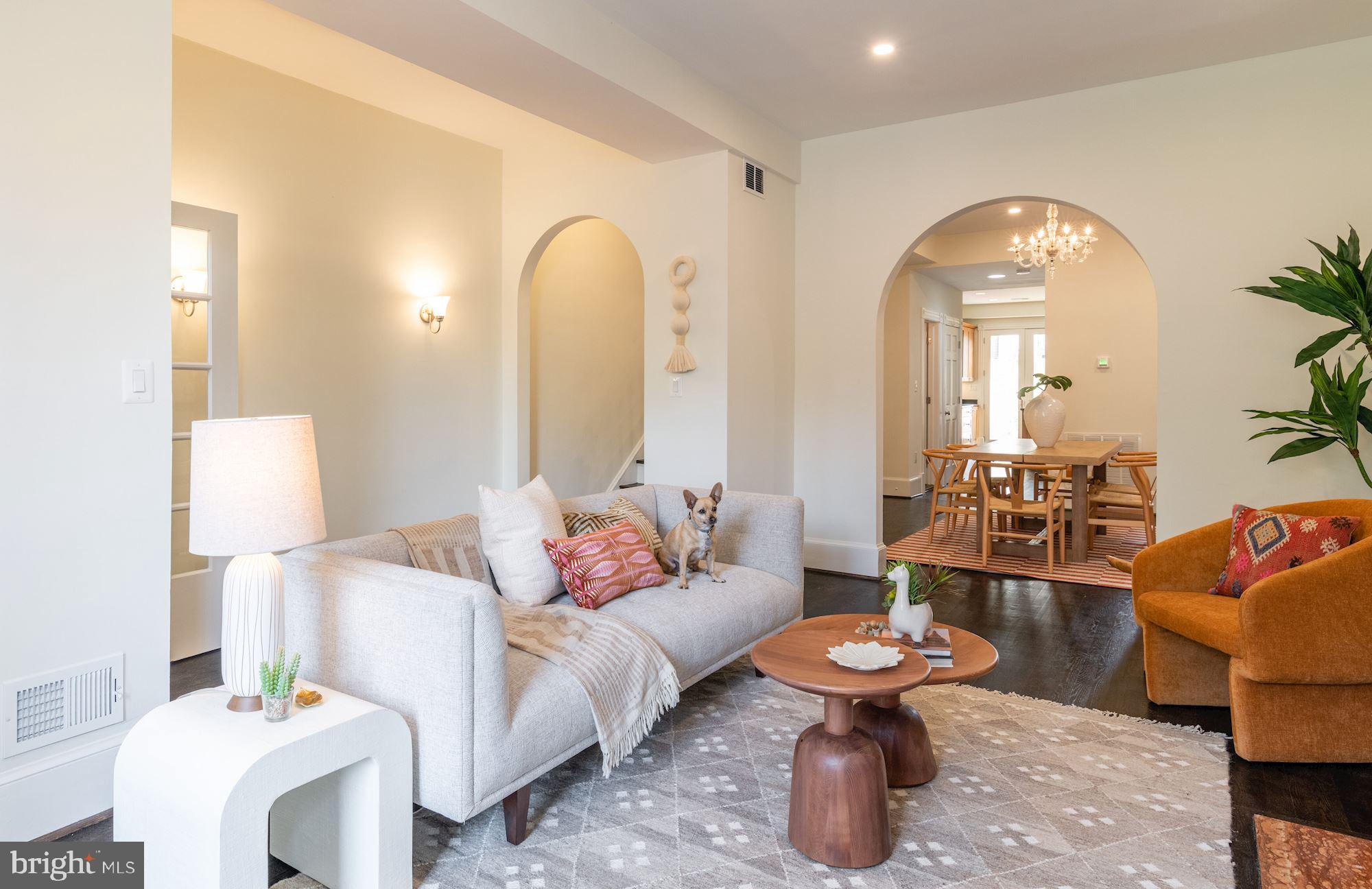 320 12th Street Southeast Washington, DC 20003 - Photo 4 of 20 Living room