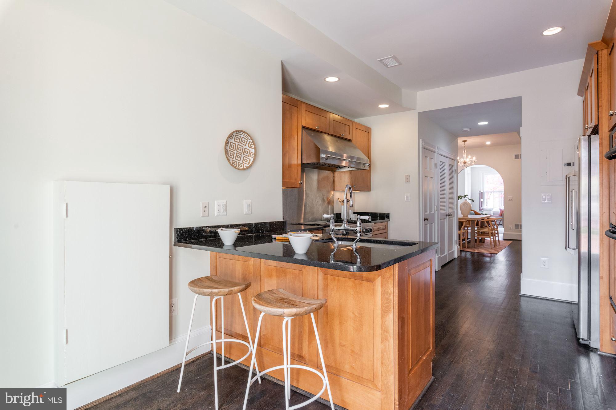 320 12th Street Southeast Washington, DC 20003 - Photo 8 of 20 Breakfast bar