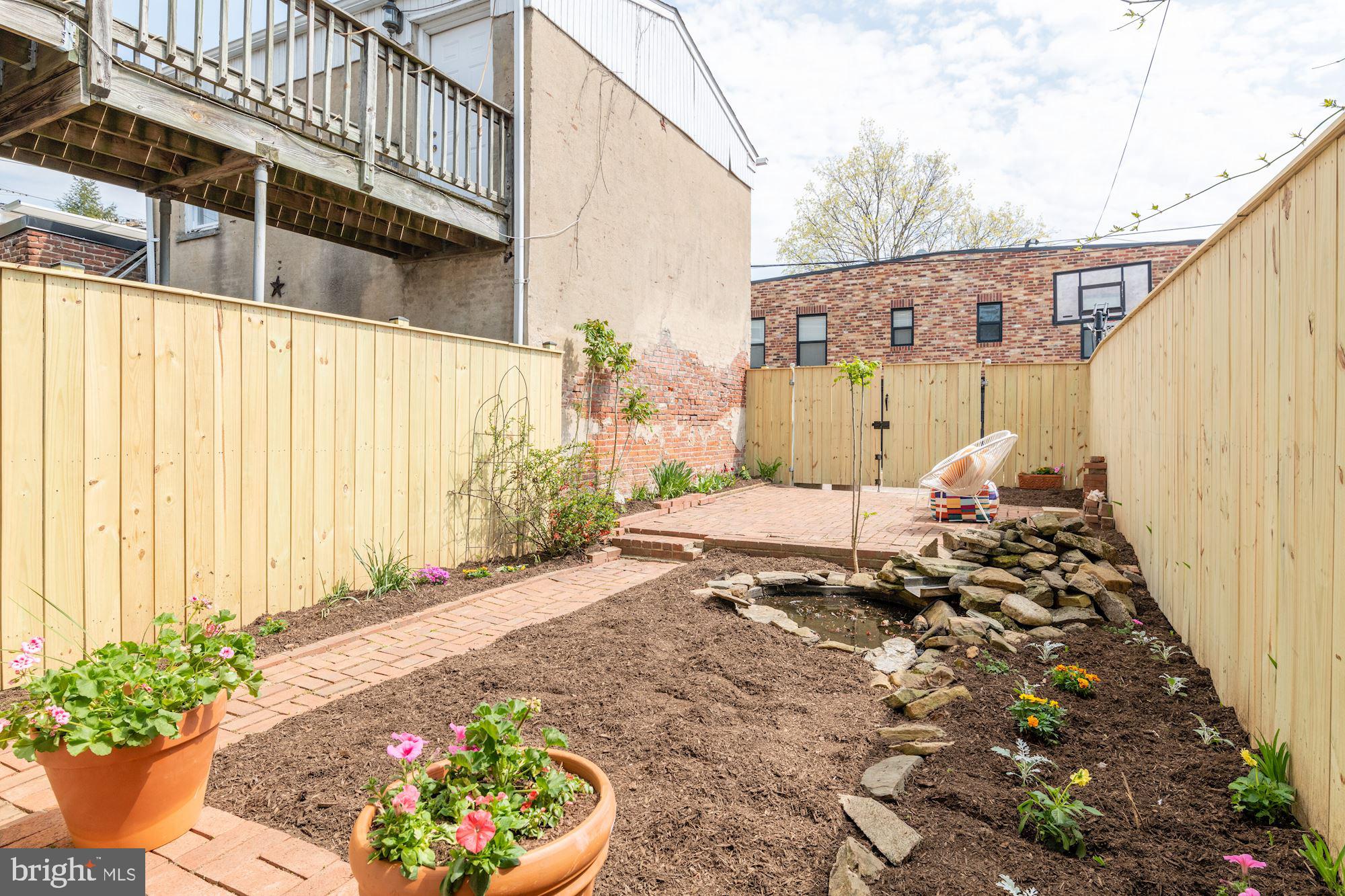 320 12th Street Southeast Washington, DC 20003 - Photo 10 of 20 Backyard