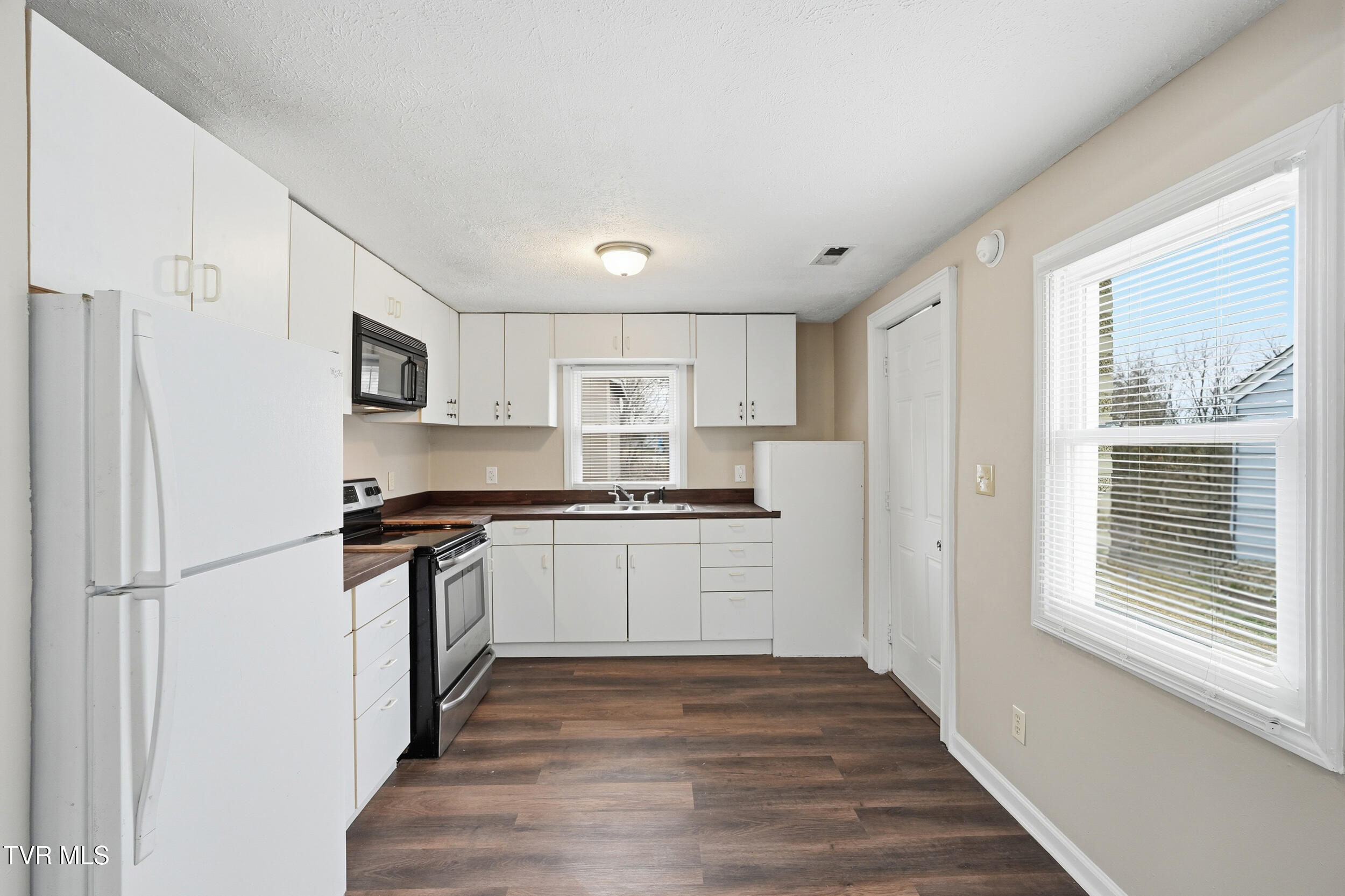 3361 Bloomingdale Road, Unit 19 Kingsport, TN 37660 - Photo 11 of 18 11_3361 bloomingdale rd-15