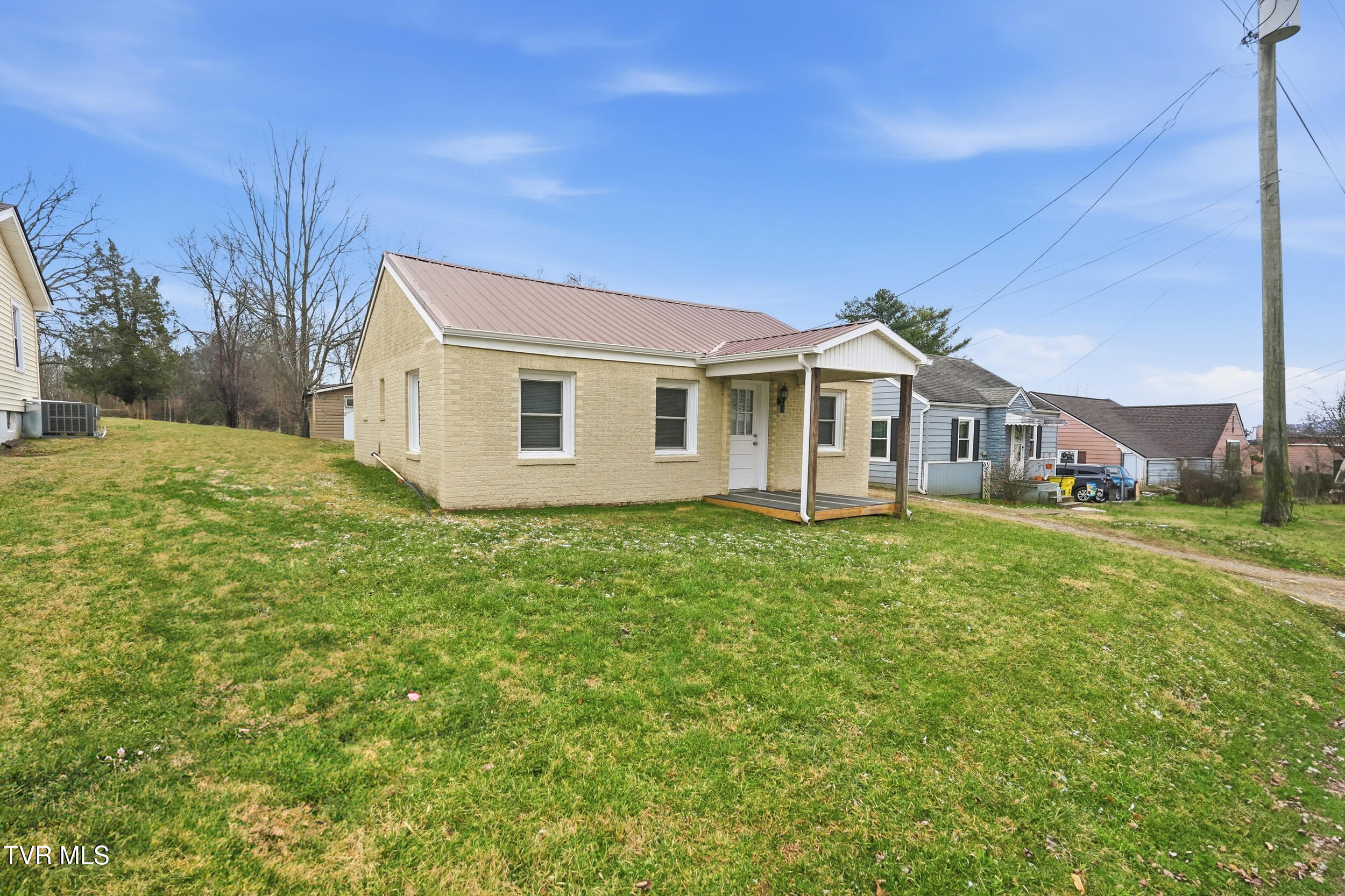 3361 Bloomingdale Road, Unit 19 Kingsport, TN 37660 - Photo 2 of 18 2_3361 bloomingdale rd-02